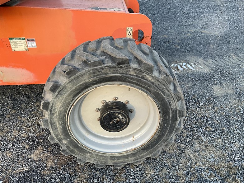 Telescopic Boom Lift - View 3